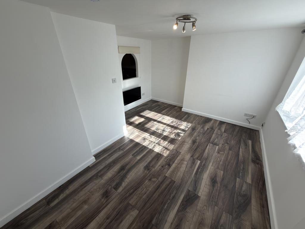 Apartment in Sandwell, West Midlands - View 4