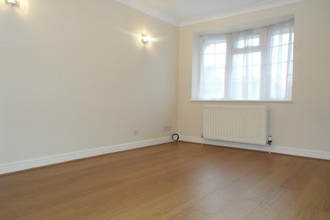 2 bedroom house to rent, Evesham Road, Redditch, B97