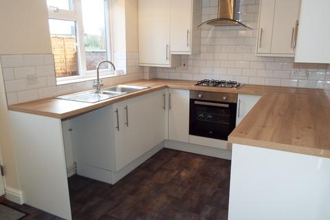2 bedroom house to rent, Evesham Road, Redditch, B97