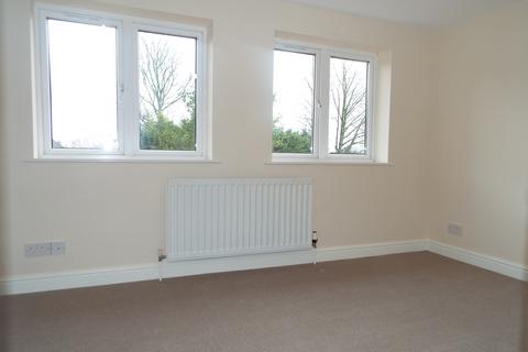 2 bedroom house to rent, Evesham Road, Redditch, B97