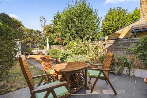 2 bedroom flat for sale, Thorney Hedge Road, London, W4