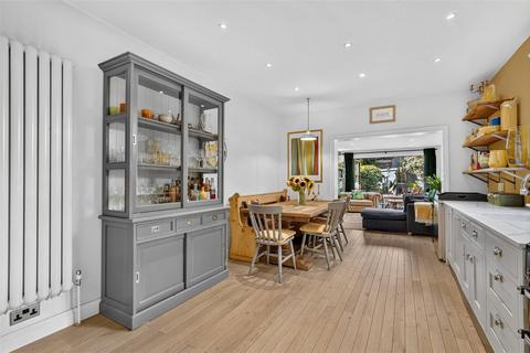 2 bedroom flat for sale, Thorney Hedge Road, London, W4