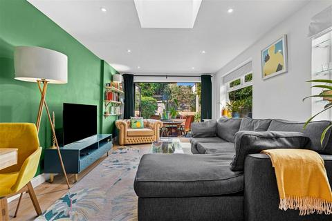 2 bedroom flat for sale, Thorney Hedge Road, London, W4
