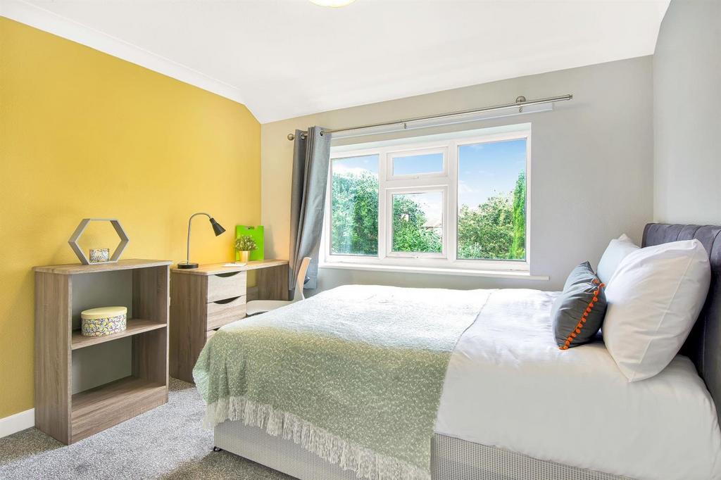 House in LEEDS - View 3
