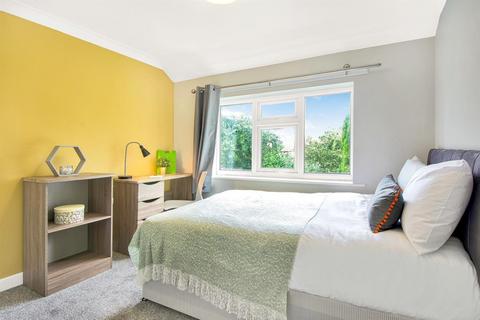 4 bedroom house to rent, ST ANNS CLOSE, LEEDS, LS4