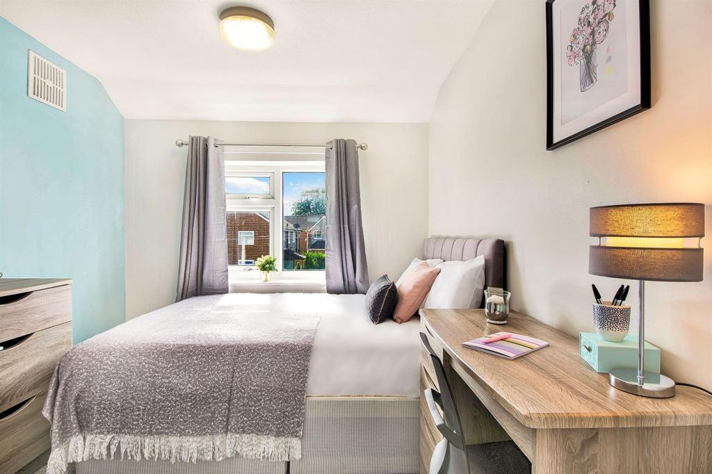 House in LEEDS - View 5