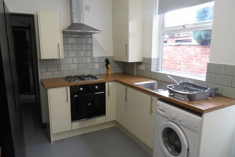 5 bedroom house to rent, Royland Road, Loughborough LE11