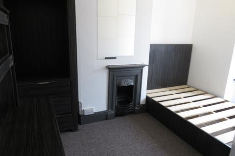 5 bedroom house to rent, Royland Road, Loughborough LE11