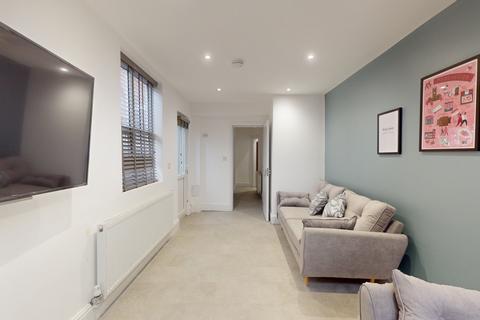 6 bedroom house to rent, Cawdor Road, Manchester M14