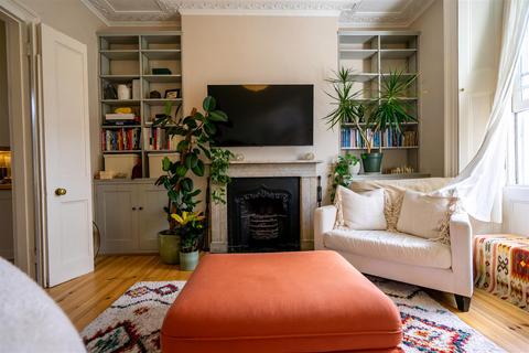 1 bedroom apartment to rent, Albert Street, Regents Park, NW1