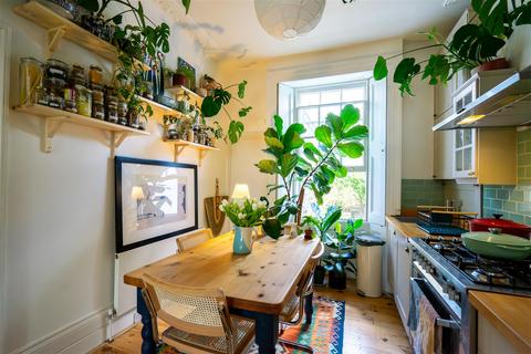 1 bedroom apartment to rent, Albert Street, Regents Park, NW1