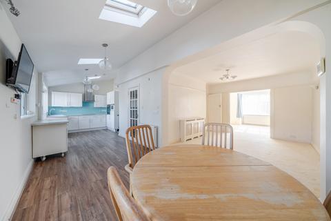 4 bedroom semi-detached house for sale, Verdayne Gardens, Warlingham, CR6