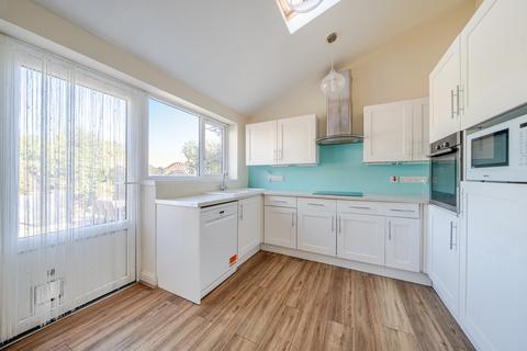 4 bedroom semi-detached house for sale, Verdayne Gardens, Warlingham, CR6
