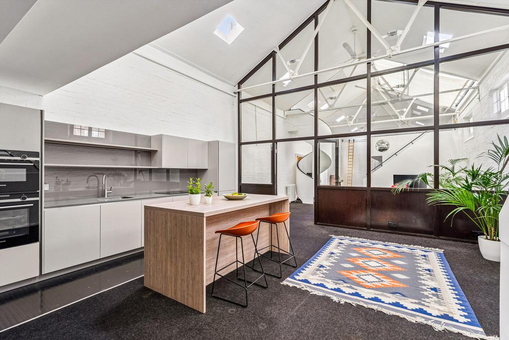 Apartment in London - View 2