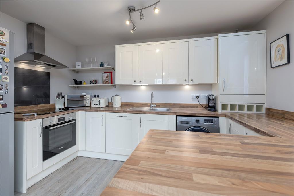 Apartment in Edinburgh - More