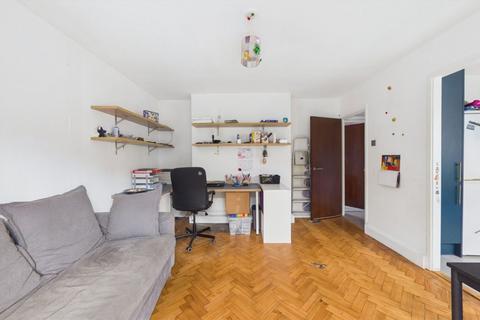 2 bedroom flat for sale, Valley Grove, Charlton