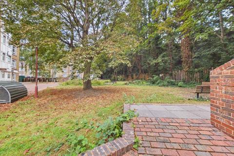 2 bedroom flat for sale, Valley Grove, Charlton