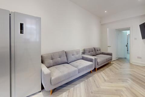 6 bedroom house to rent, Richmond Road, Manchester M14