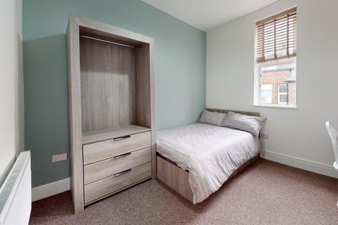 6 bedroom house to rent, Richmond Road, Manchester M14
