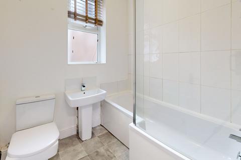 6 bedroom house to rent, Richmond Road, Manchester M14