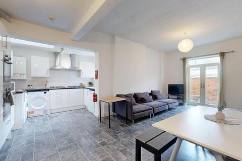 7 bedroom house to rent, Cawdor Road, Manchester M14