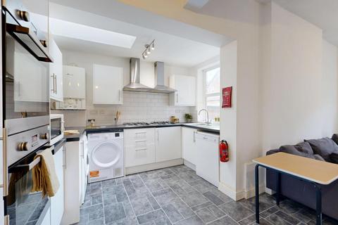 7 bedroom house to rent, Cawdor Road, Manchester M14
