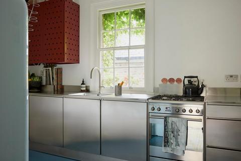 2 bedroom flat for sale, Stoke Newington High Street