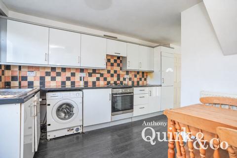 3 bedroom terraced house for sale, Byfletts, Basildon, SS16