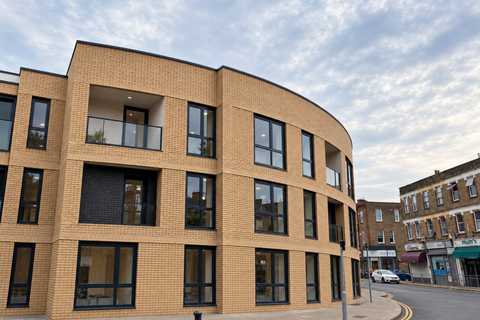 2 bedroom flat to rent, Manor Park Road, London  NW10