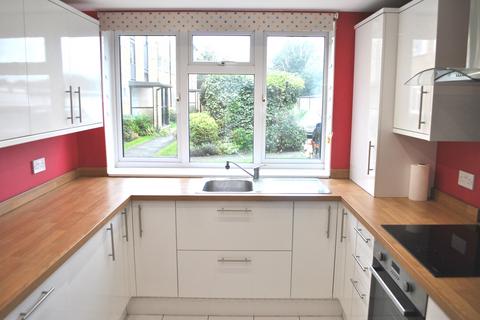 2 bedroom ground floor flat to rent, Parkside, Potters Bar EN6