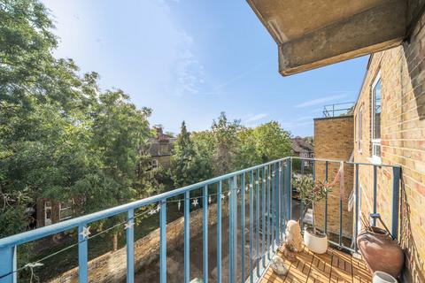 2 bedroom flat for sale, Leigham Court Road, Streatham, London, SW16
