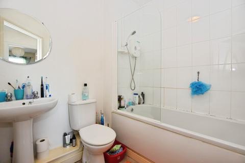 2 bedroom apartment to rent, Daimler Green, Coventry