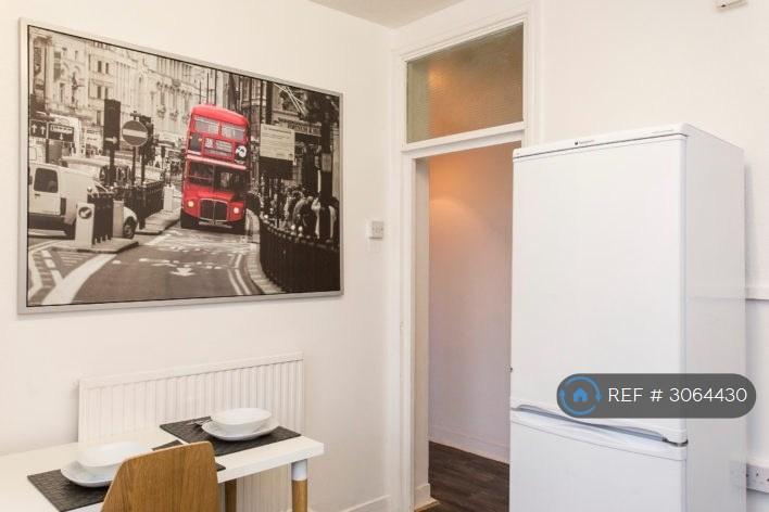 Apartment in London - View 3