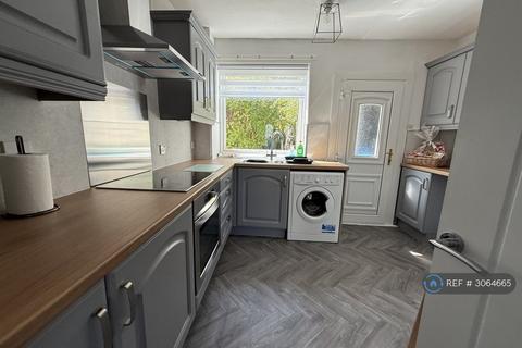 3 bedroom terraced house to rent, Baird Hill, Glasgow, G75