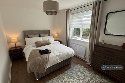 3 bedroom terraced house to rent, Baird Hill, Glasgow, G75