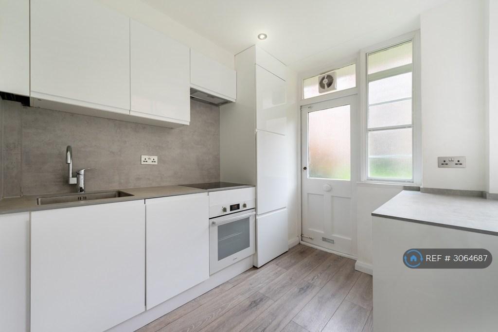 Apartment in London - More