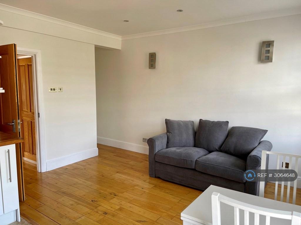 Apartment in London - More