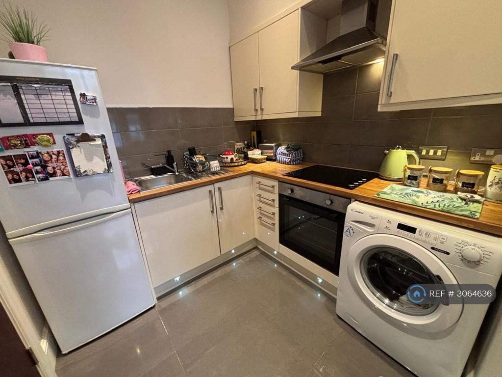 Apartment in Leeds - View 3