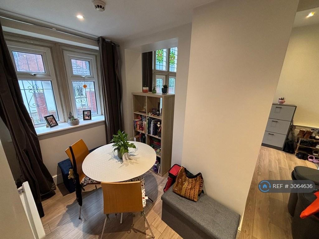 Apartment in Leeds - View 4