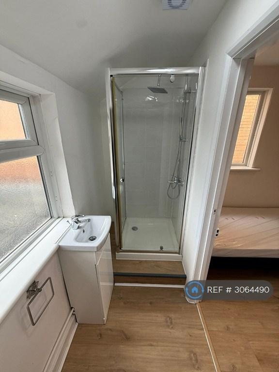 Apartment in London - View 3