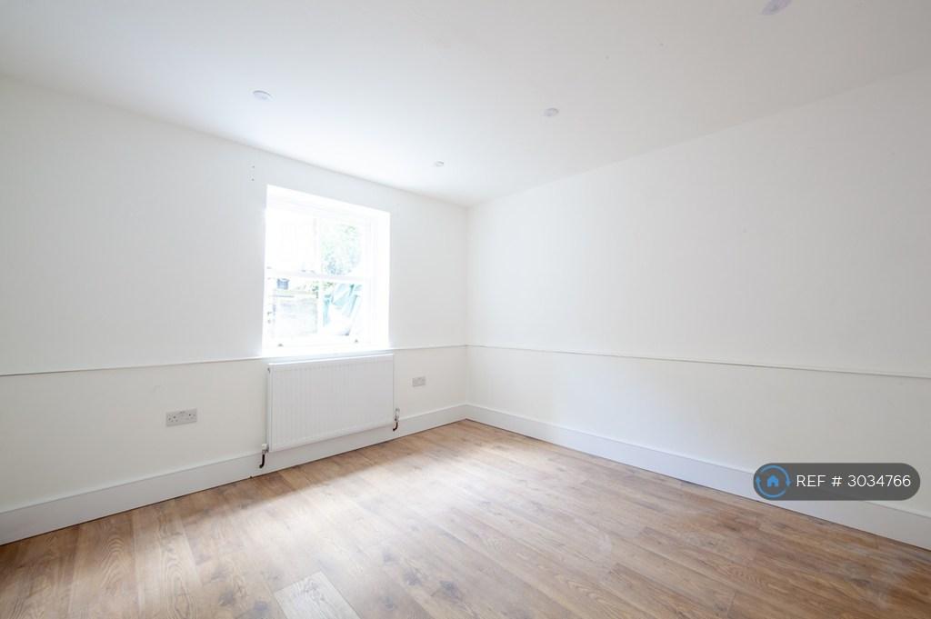 Apartment in London - View 3