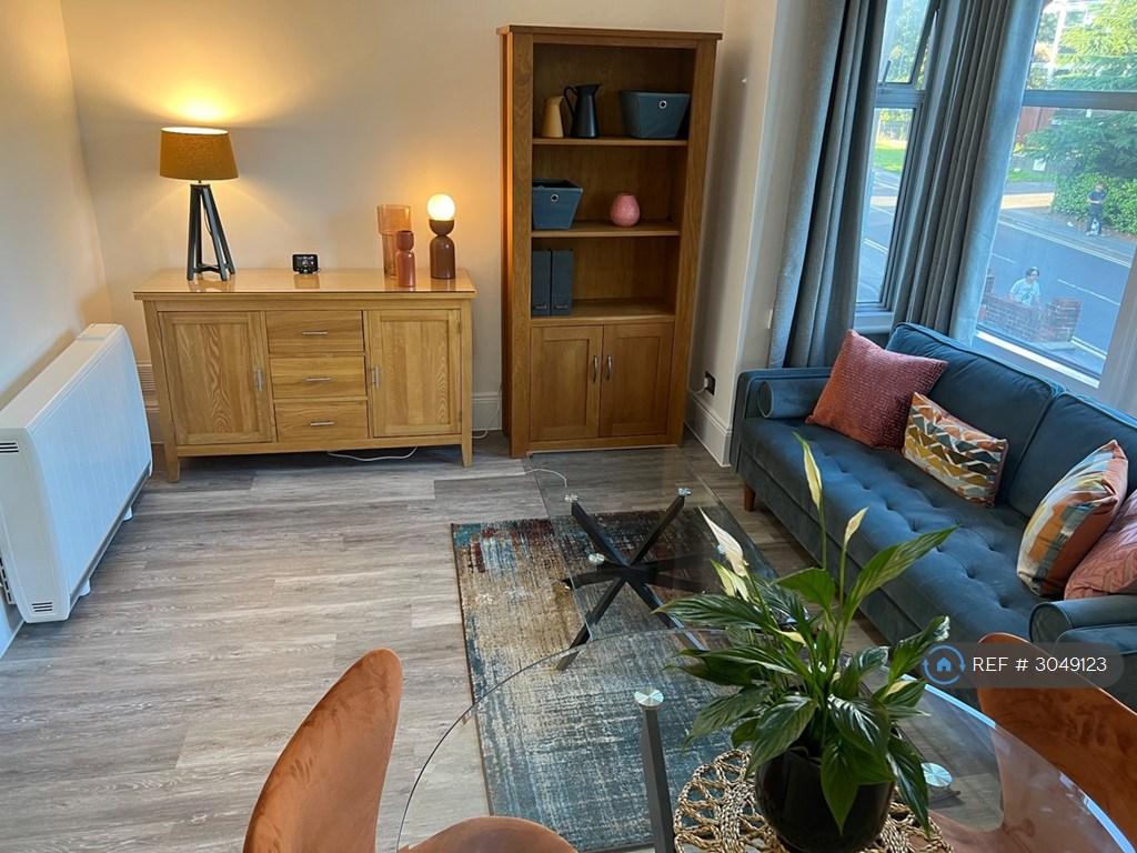 Apartment in Reading - View 2