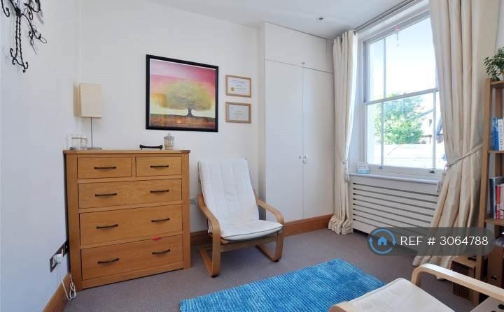 Apartment in London - View 3