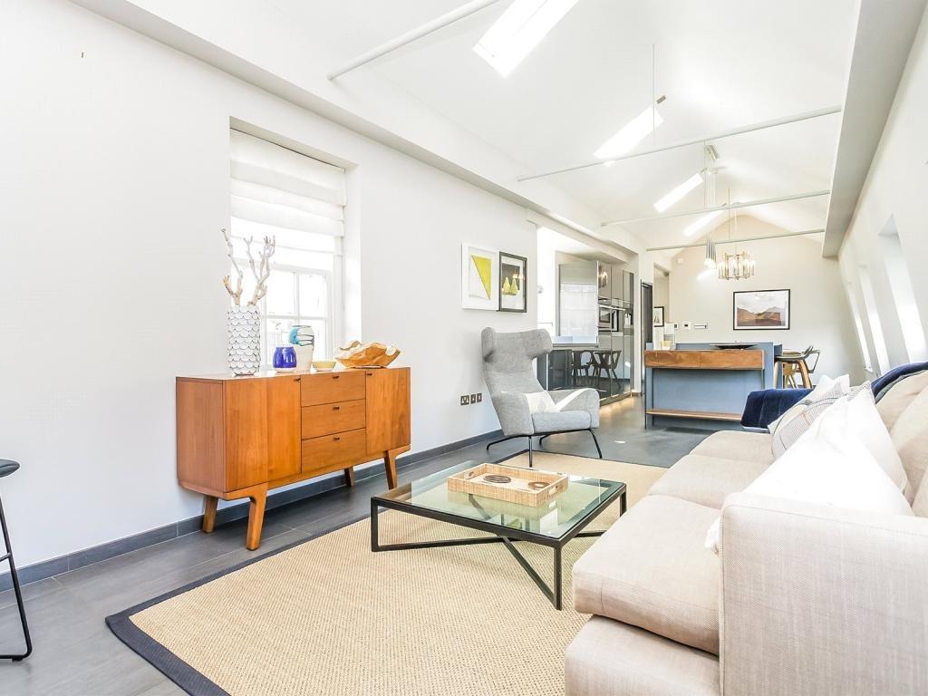 Apartment in Greater London - View 5