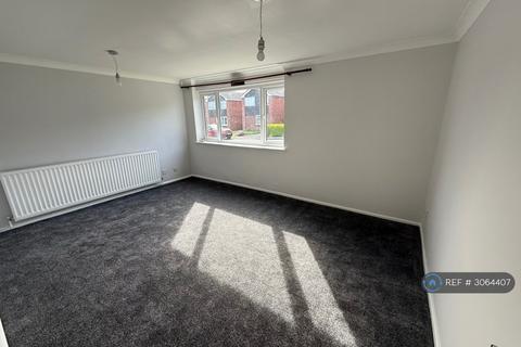 3 bedroom detached house to rent, St Mary's Road, Lichfield, WS13