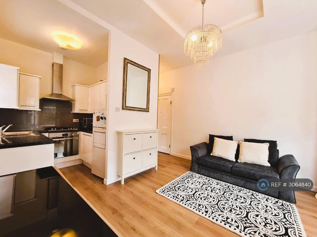 Apartment in London - View 2