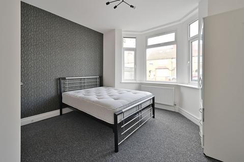 Studio to rent, Whippendell Road, WD18, Watford, WD18