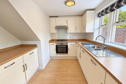 2 bedroom townhouse for sale, St Johns Close, Cleckheaton, BD19