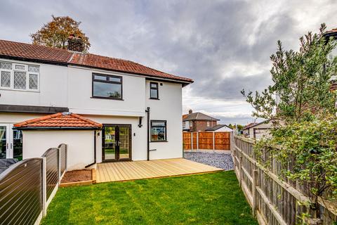 3 bedroom semi-detached house to rent, Snowden Avenue, Flixton, Manchester, M41
