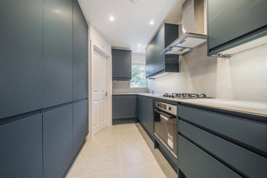 House in London - View 2
